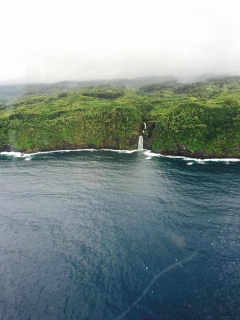 West Maui and Molokai Special 45-Minute Helicopter Tour - From Kahului Heliport into the West Maui Mountains