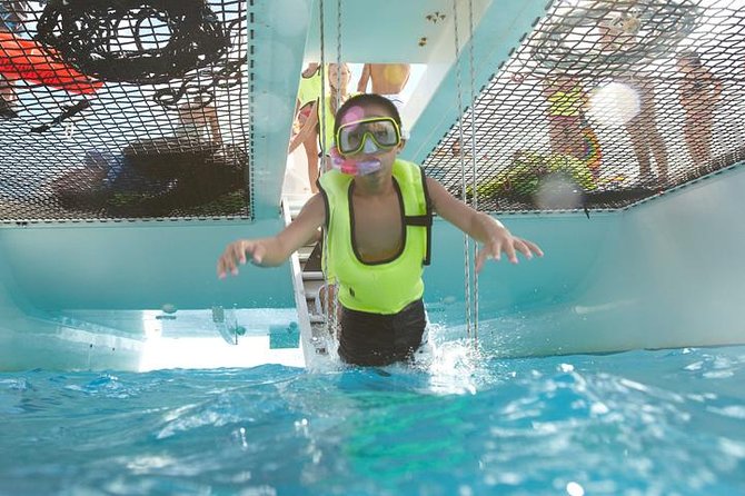 West Oahu Dolphin Watch and Snorkel Sail with Lunch - What you eat and drink aboard